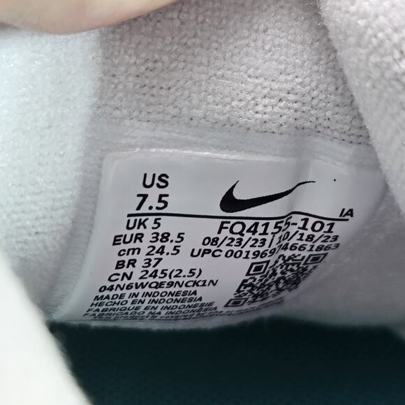 Nike Athletic Shoes White Pink Teal - Picture 10 of 12